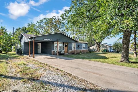 200 W Greenbriar Street Robinson TX 76706