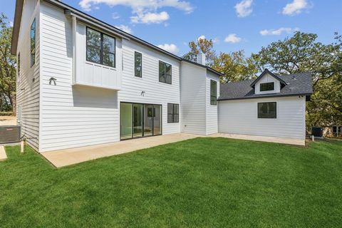 A home in Oak Point