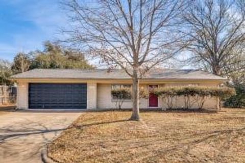 101 N Shannon Street Kaufman TX 75142