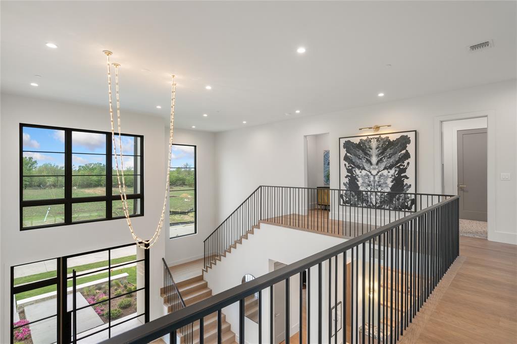 1194 Courtland Drive