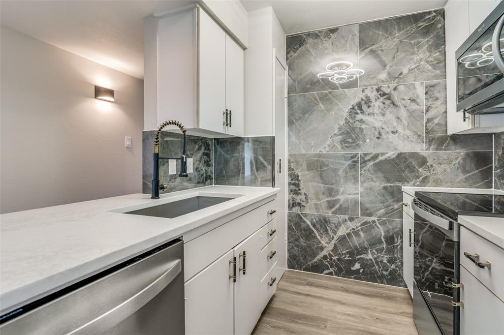 River Oaks Condos - Residential Lease