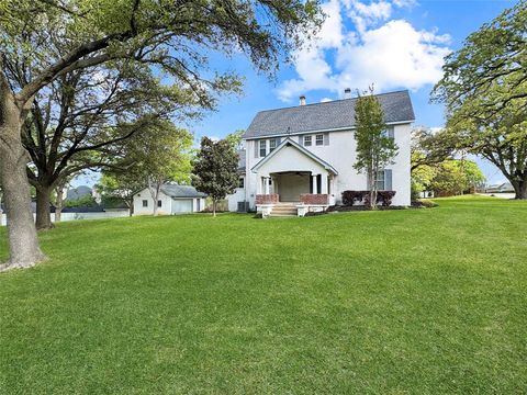 Photo of 1205 Forest Ridge Drive, Bedford, TX 76022 (MLS # 21211422)