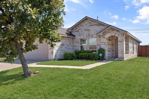 Photo of 9100 Noontide Drive, Fort Worth, TX 76179 (MLS # 21380287)