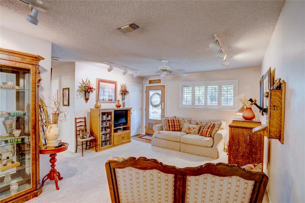 4905 Tracy Drive