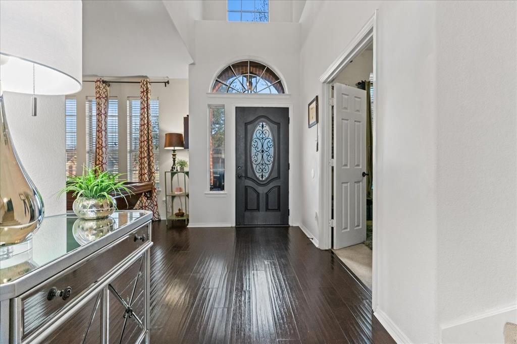 1137 Versailles Avenue