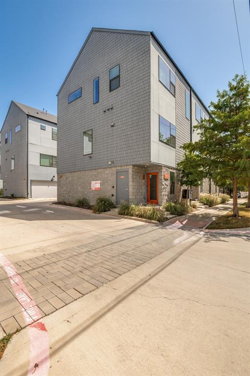 427 W 10th Street 201