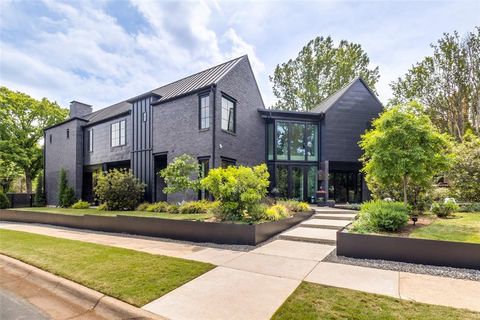 Photo of 7122 Lakewood Boulevard, Dallas, TX 75214 (MLS # 21275487)