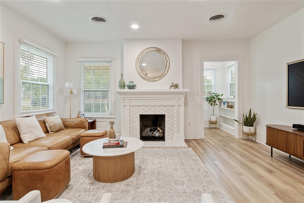 4601 Collinwood Avenue