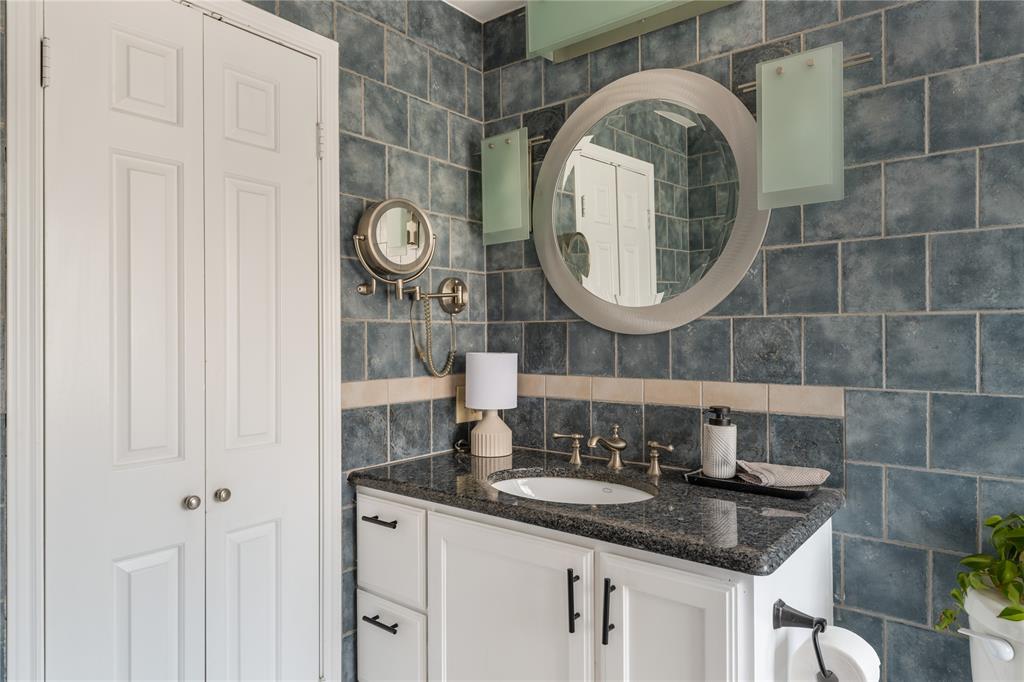 Lovers Lane Condos Ph I - IV - Residential