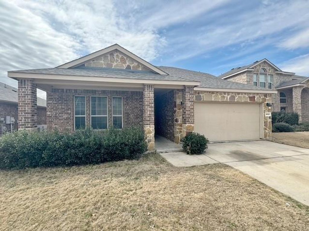 Photo of 1020 Cheyenne Drive, Aubrey, TX 76227 (MLS # 21215476)