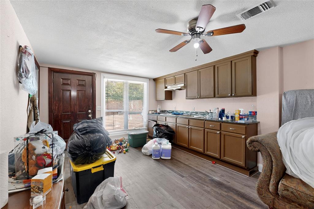 thomas collins - Residential