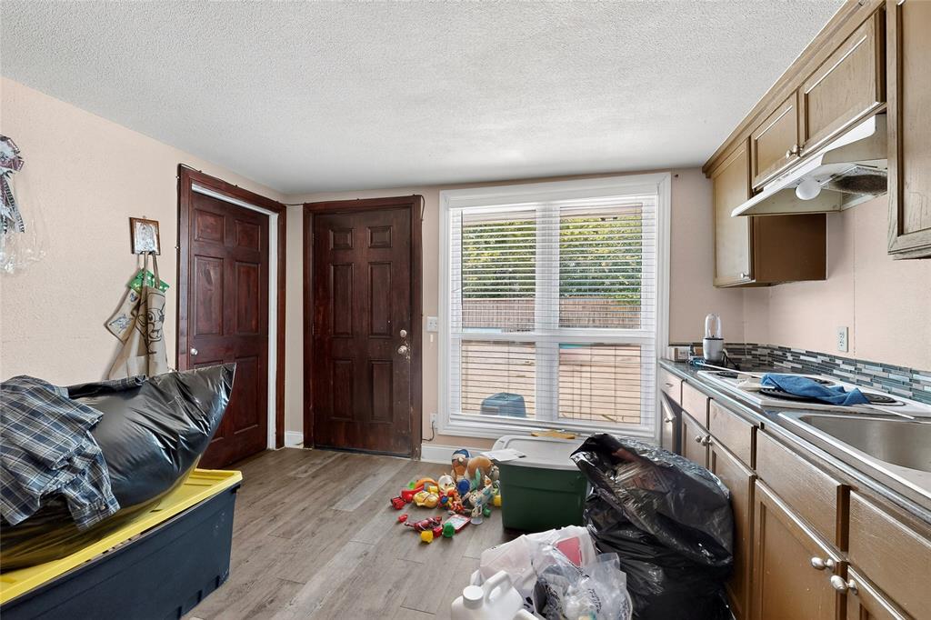 thomas collins - Residential