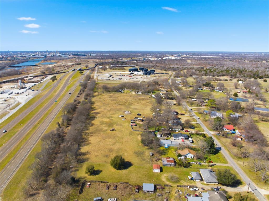 Tomas De La Vega - Residential