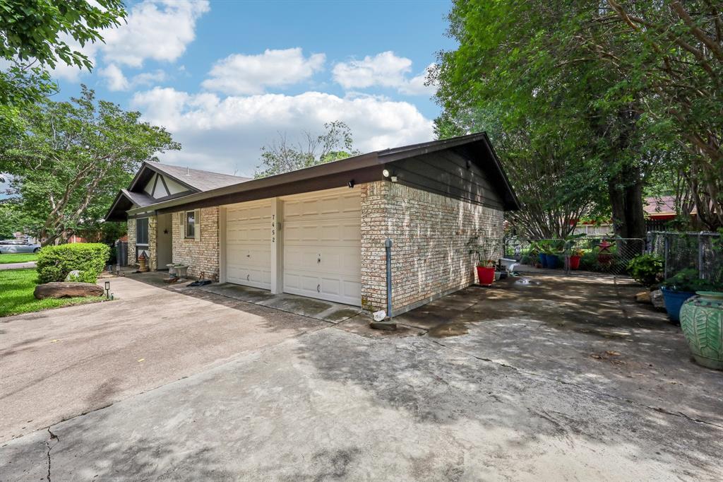 7452 Meadowcrest Drive