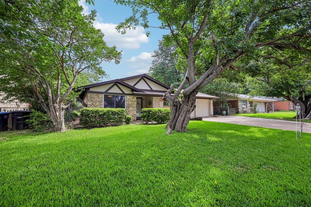 7452 Meadowcrest Drive