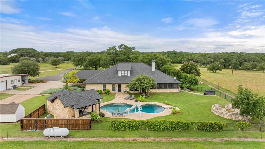 2560 Shady Oaks Circle