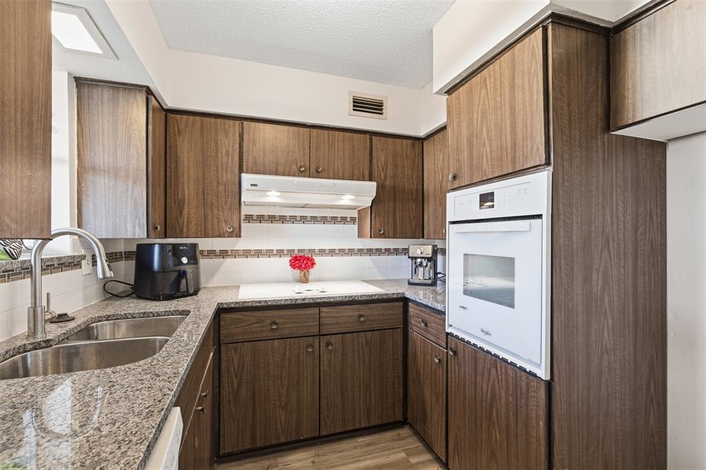 Sandhurst Plaza Condo - Residential