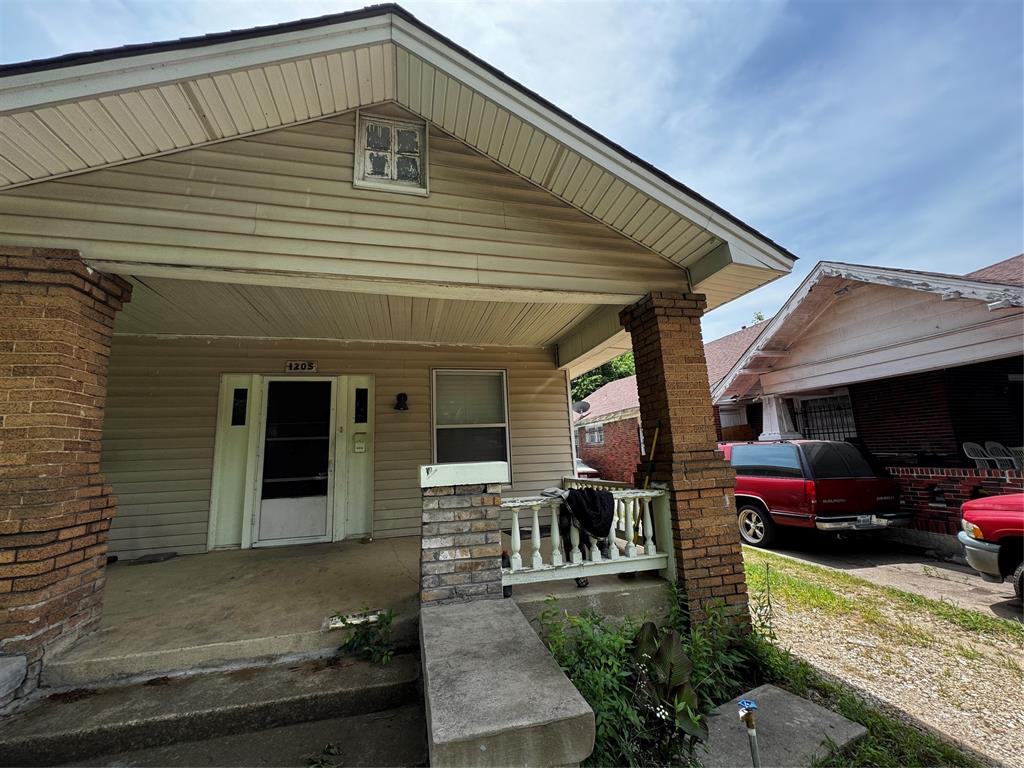 1205 W Arlington Avenue