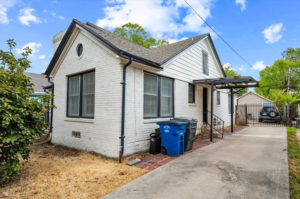 2614 Roanoke Avenue
