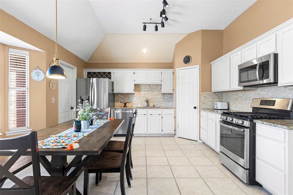 6621 MacIntosh Drive