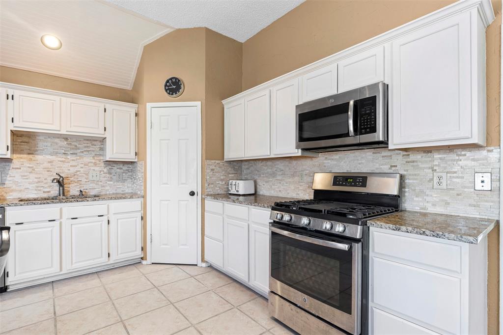 6621 MacIntosh Drive