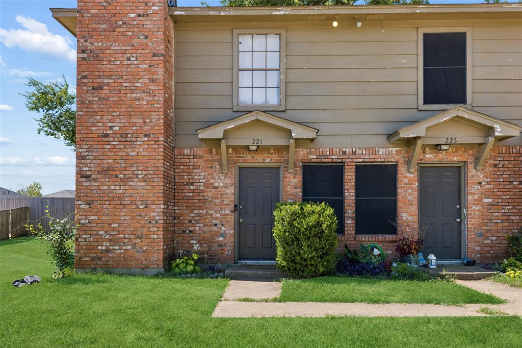 221 Cambridge Drive