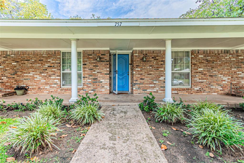 757 Knollridge Drive