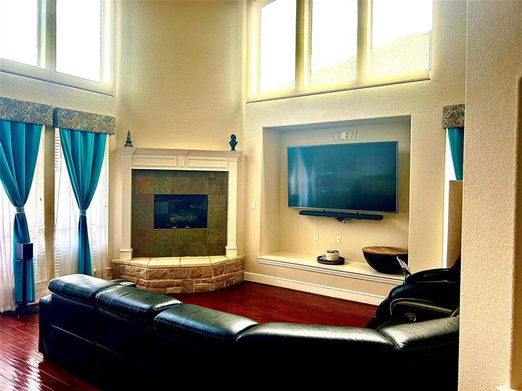 Village At Panther Creek Ph One The - Residential