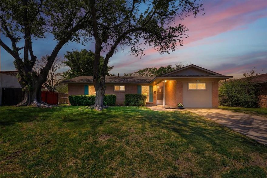 Fresh, updated, and ready for its next chapter. This 4 bedroom, 2 full bathrooms home offers new floors, fresh paint, and a refreshed kitchen that feels light and welcoming. The layout gives you flexibility with space for everyday living, hosting, or even a home office.

Sitting on a large lot with a spacious backyard, there’s room to relax, gather, or create something of your own.

Located just minutes from downtown Duncanville, you’re close to local shops, dining, and easy access to major roads.