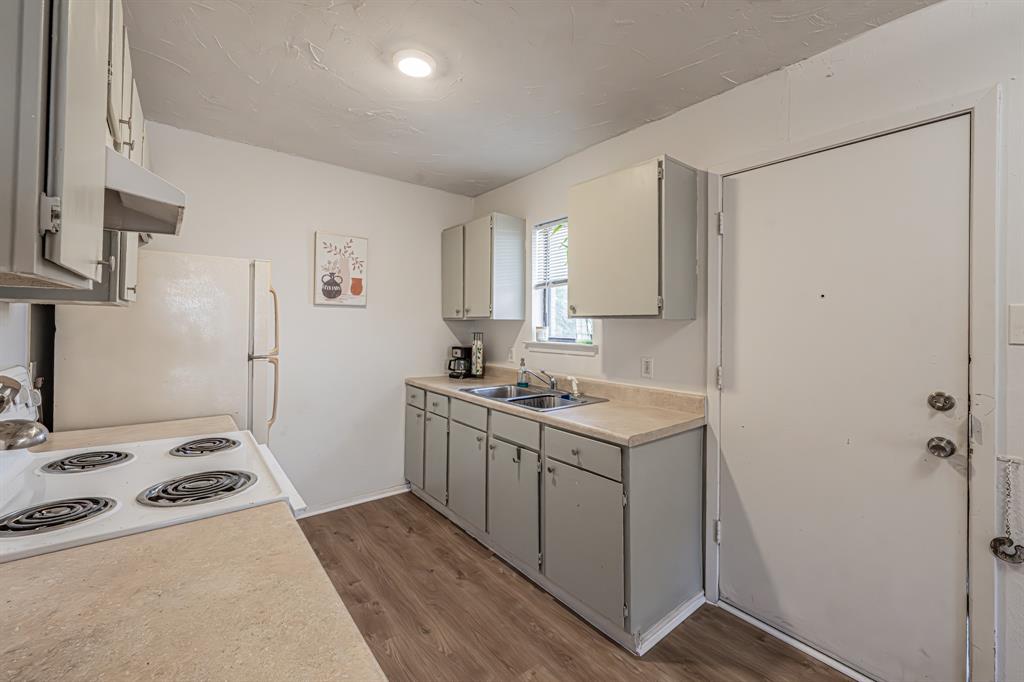 Loyds Add - Residential Lease