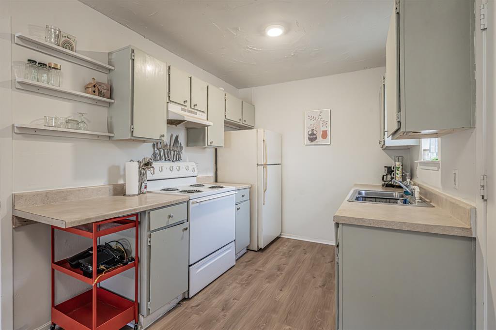 Loyds Add - Residential Lease