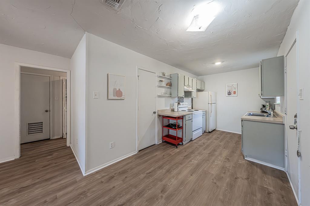 Loyds Add - Residential Lease