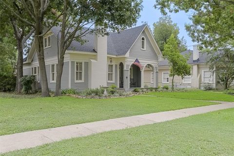 311 E Marvin Avenue Waxahachie TX 75165