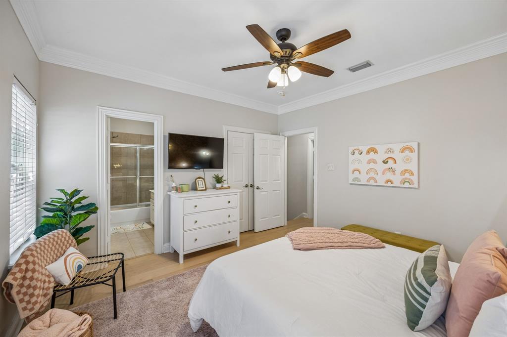 VERSAILLES II - Residential