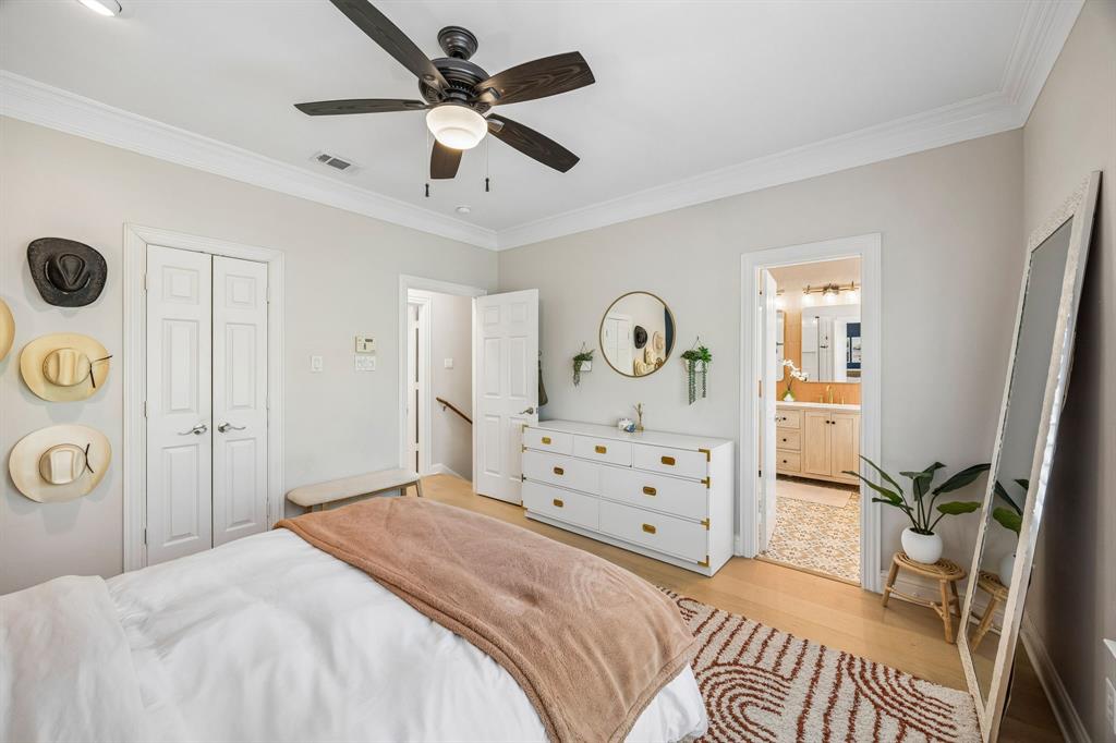 VERSAILLES II - Residential