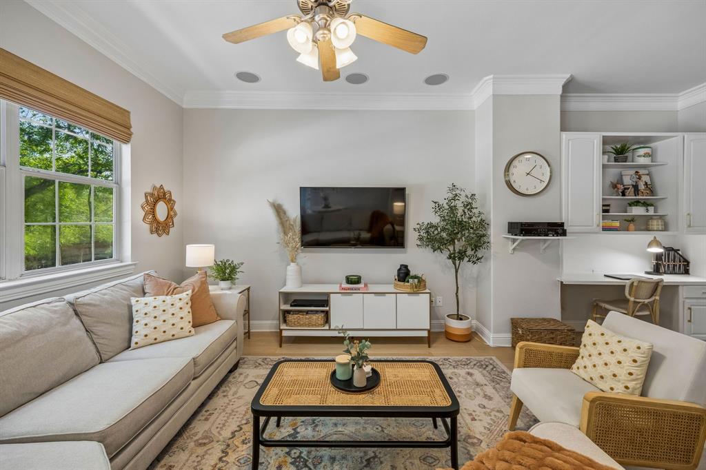 VERSAILLES II - Residential