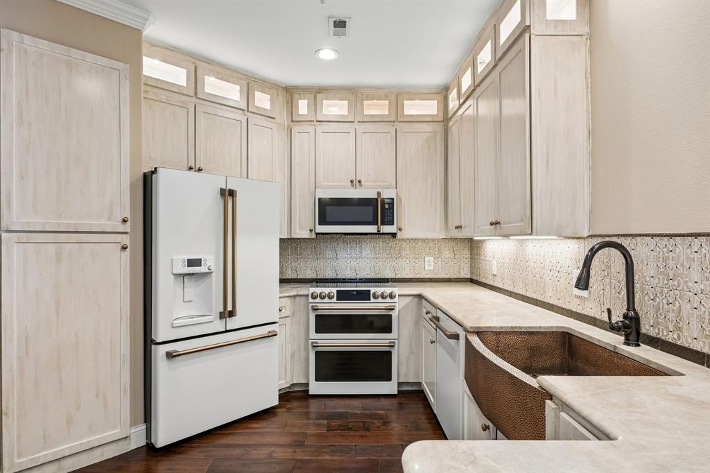 330 Las Colinas Boulevard E 1302