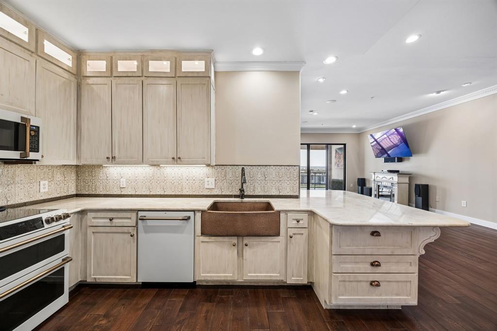 330 Las Colinas Boulevard E 1302