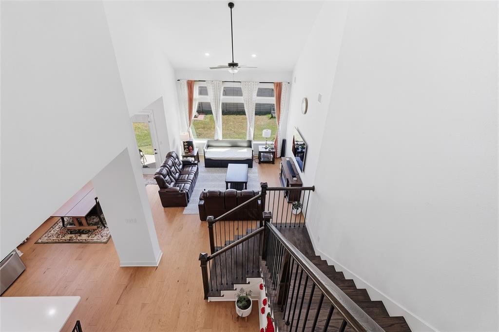 1816 Windy Lane