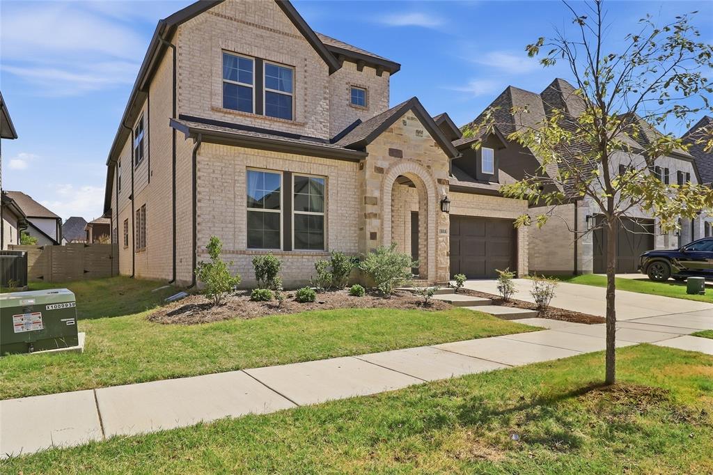 1816 Windy Lane