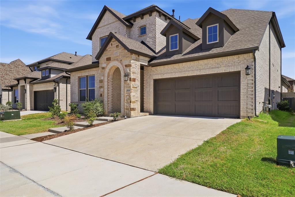 1816 Windy Lane
