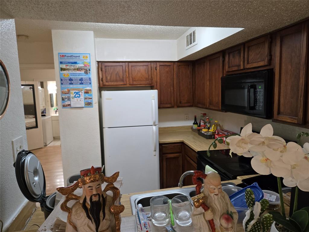 9801 Walnut Street 102