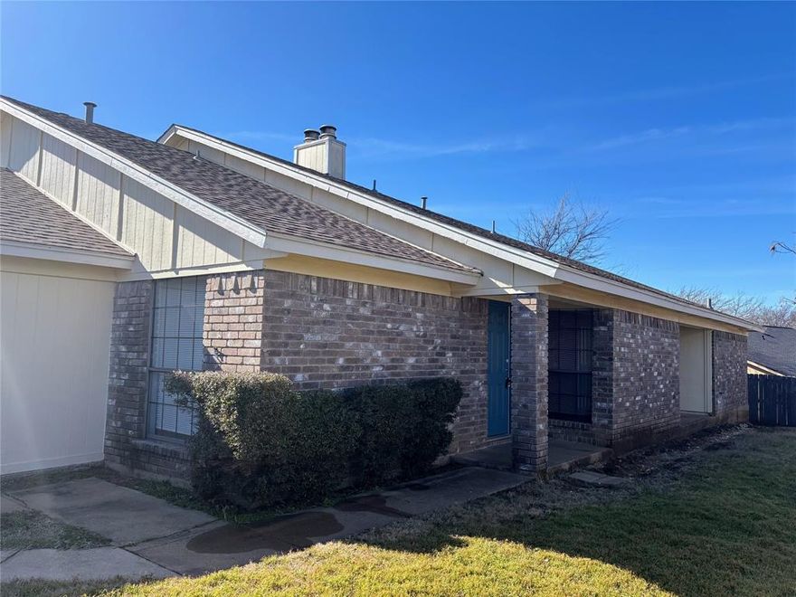 Both sides of duplex included in sale: 6720 and 6722. 6720 is currently vacant and available to view with a realtor. 6722 is leased until May at $1695mo. Expected rents for both sides is around $3400mo, competitively priced.

Each side is 3 bedrooms, 2 bathroom and 1 car garage. Each side is 1300sqft for 2600sqft total. Both sides have been well maintained with recent updates. 

Location is convenient to I35W, I20, Walmart and many dining options. Located on cul-de-sac for no through-traffic. Backyard is divided with fence so each tenant has private yard. 

This property is simple and easy to maintain in a desirable rental area. If you are looking for a turnkey duplex to invest in, make an offer today!