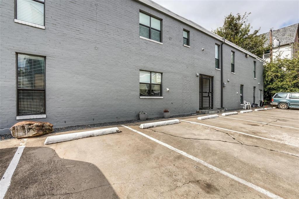 2106 Bennett Avenue 203