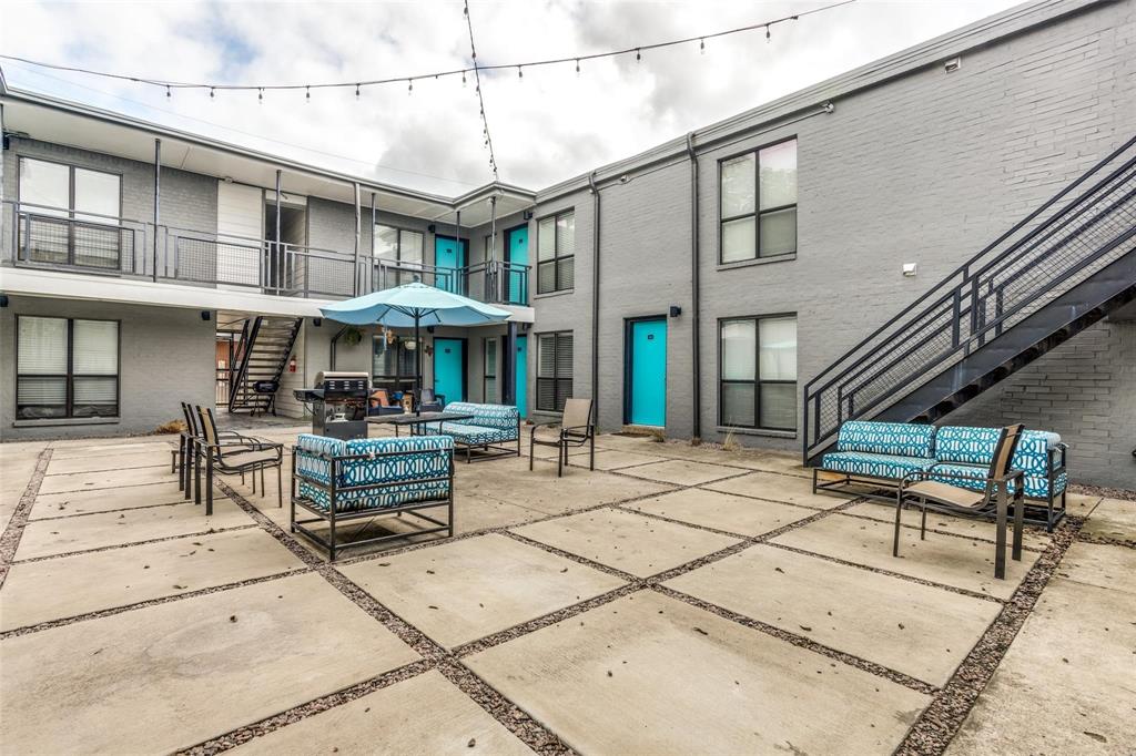 2106 Bennett Avenue 203