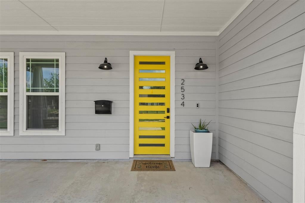 2534 Gladstone Drive