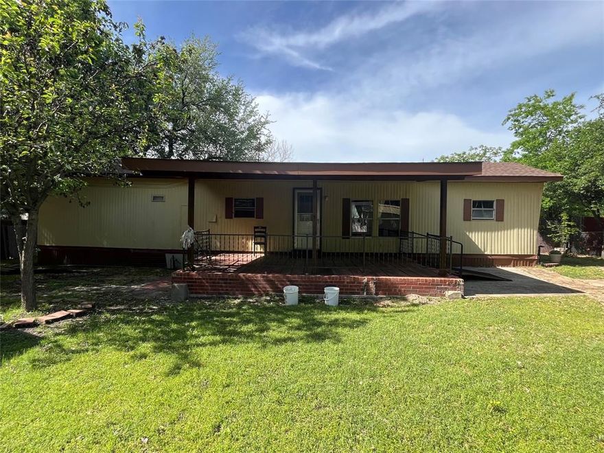 SITUATED BETWEEN PRESTON RD AND DALLAS NORTH TOLLWAY, OWNER FINANCING AVAILABLE. TIS PROPERTY IS OFFERED IN AS IS CONDITION
EASY ACCESS AND CONVENIENT TO MAJOR ROUTES AND VENUES.