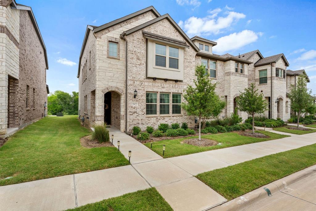 2922 Alto Drive