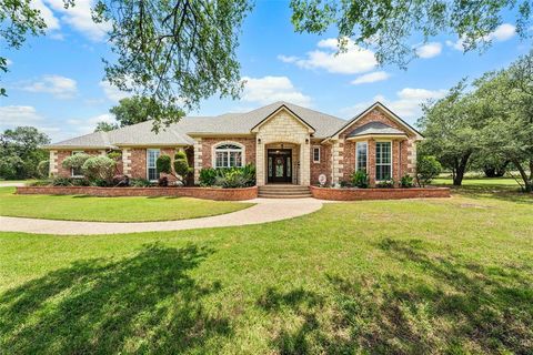 Photo of 175 Winding Trail, Crawford, TX 76638 (MLS # 21275481)