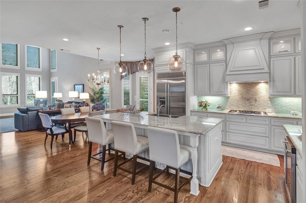 4017 Edgewater Court